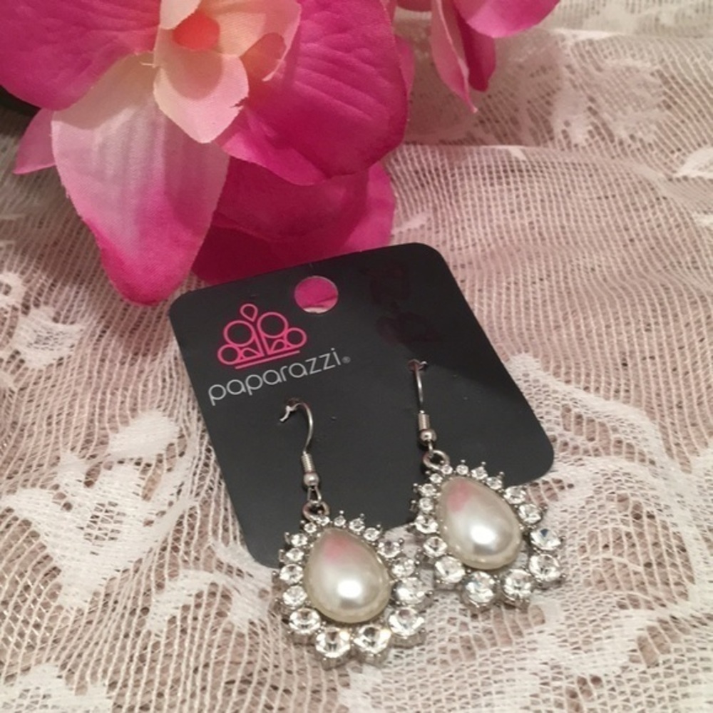 🔥4/$20 🌸NEW PAPARAZZI pierced earrings